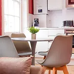 Charming Two Bedroom In Camden